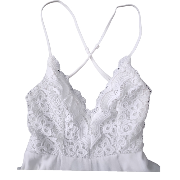 Lulu's white romper with lace criss-cross straps and pockets size s - Picture 3 of 6